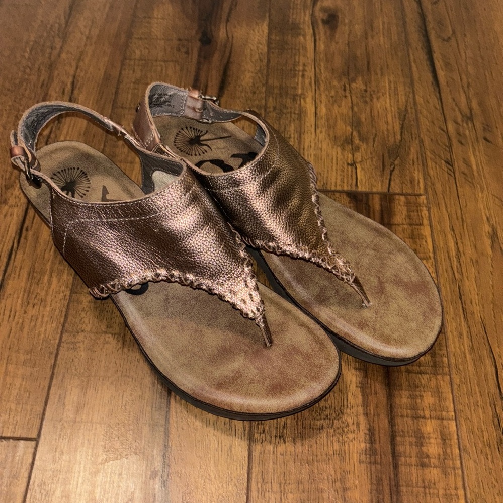 OTBT MEDITATE metallic WEDGE SANDALS SIZE 10